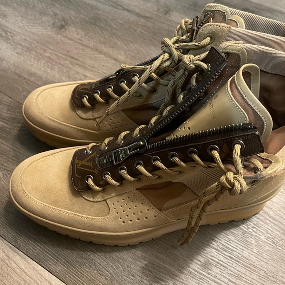 Louis Vuitton boot - Picture 6 of 10